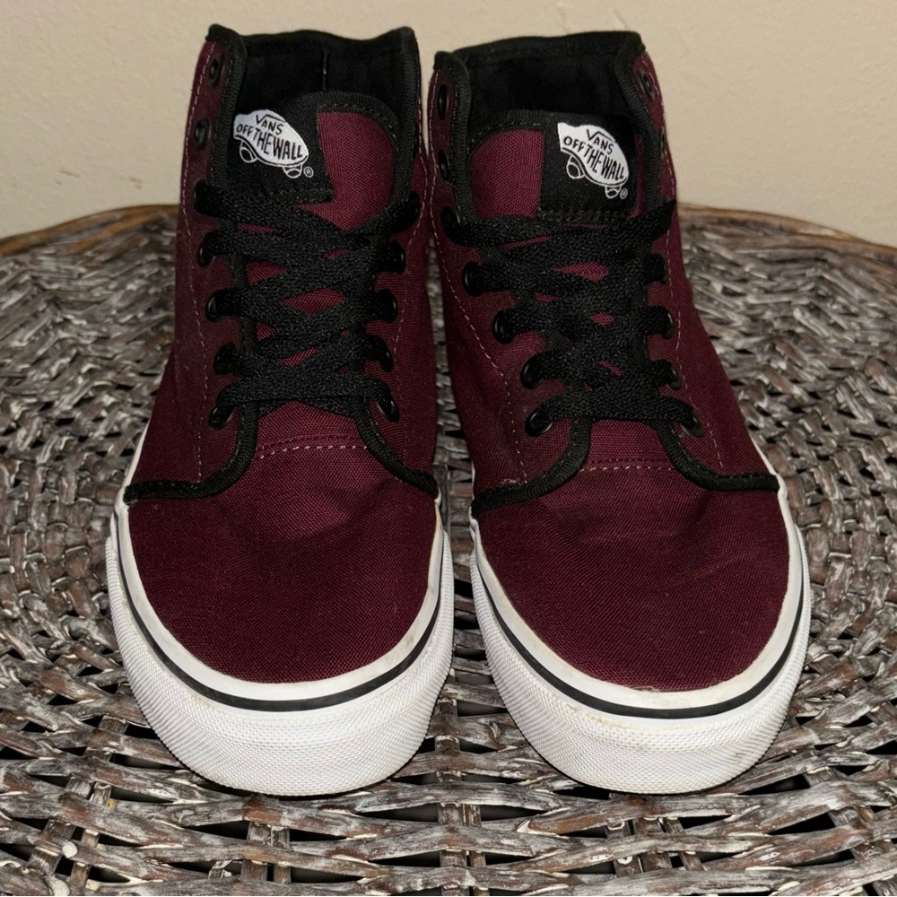 Burgundy Women size 5.5/ Mens size 4 Hightop Vans